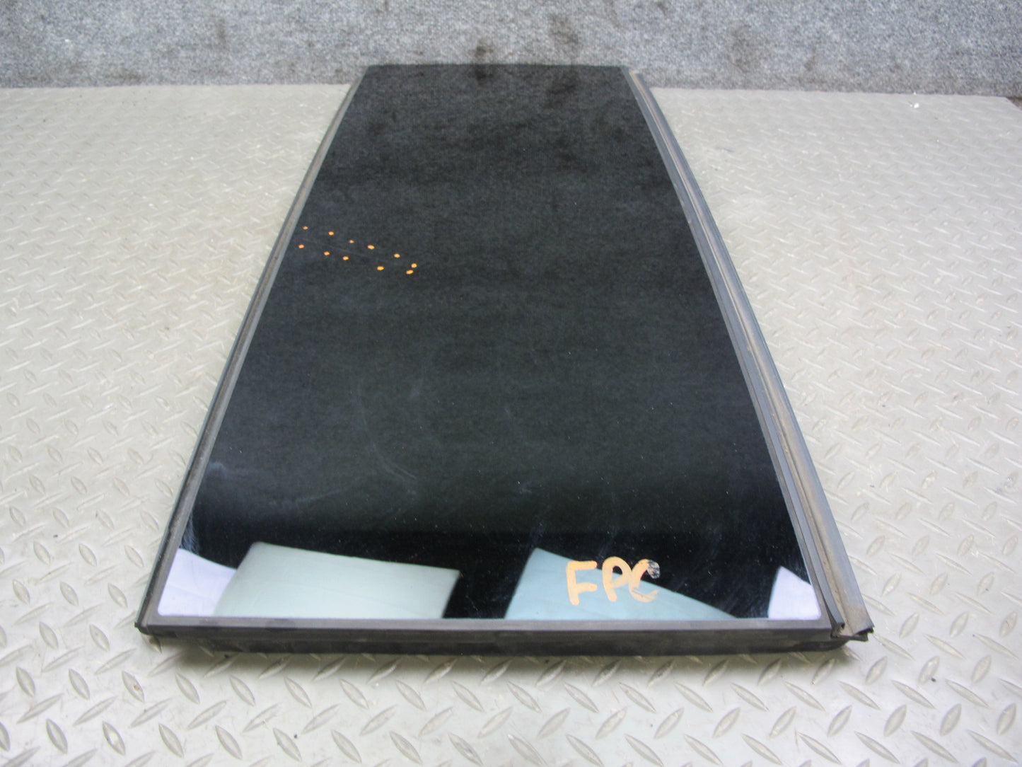 2005-2010 Porsche Cayenne 955 Center Middle Panoramic Roof Glass