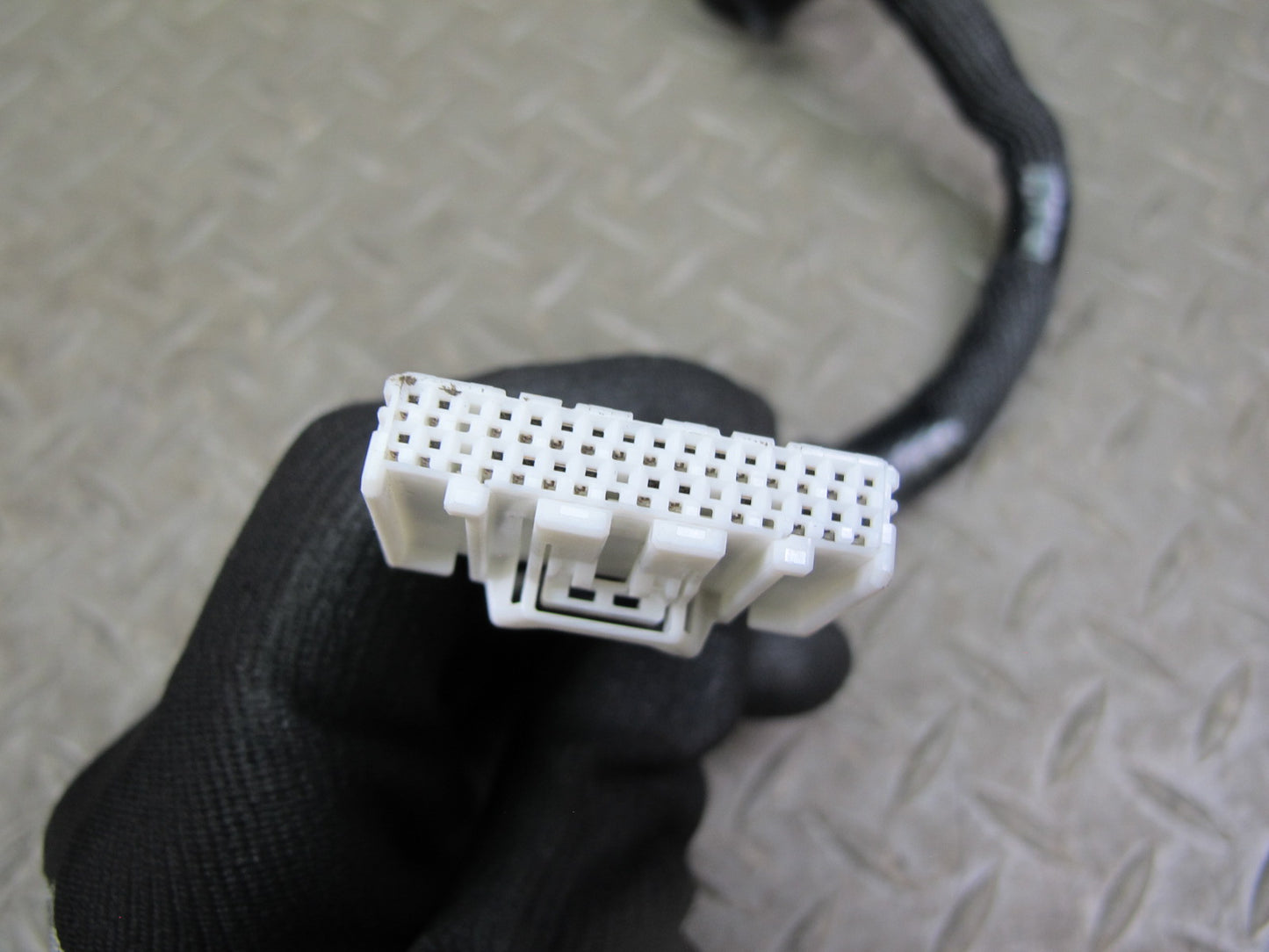 2015-2017 Infiniti QX80 Front Left Seat Leather Headrest  w Screen WO Limited