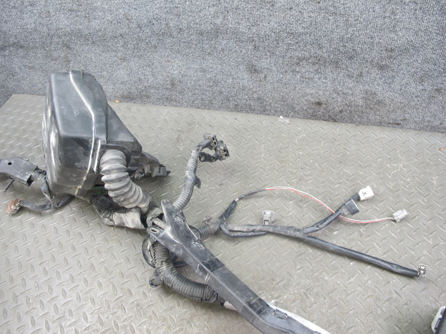 1995 Lexus JZZ31L SC300 2JZGE Engine Bay Fusebox w Wire Wiring Harness OEM