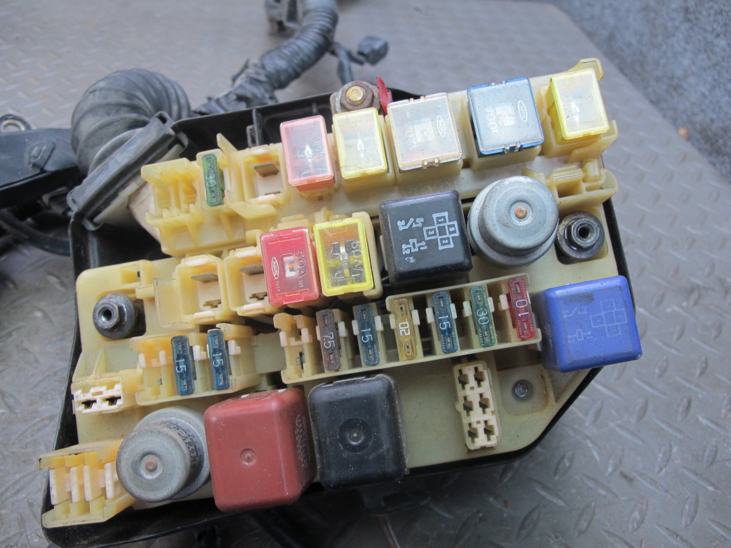 1995 Lexus JZZ31L SC300 2JZGE Engine Bay Fusebox w Wire Wiring Harness OEM
