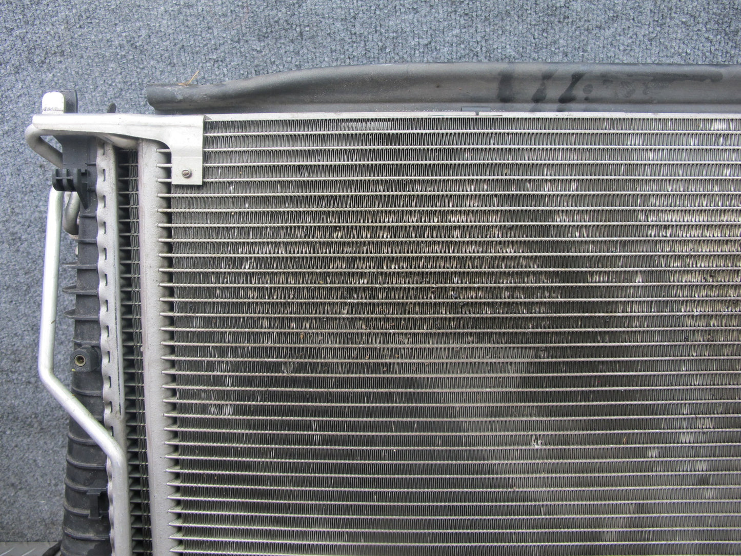 03-06 Mercedes R230 SL500 Engine Radiator Condenser Oil Cooler Fan Shroud OEM