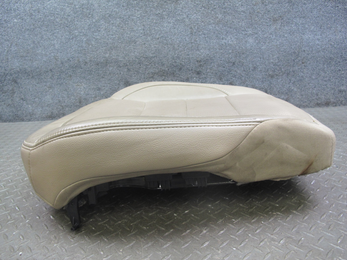 2012-2019 Mercedes W166 ML GLE Front Left Side Seat Lower Leather Cushion