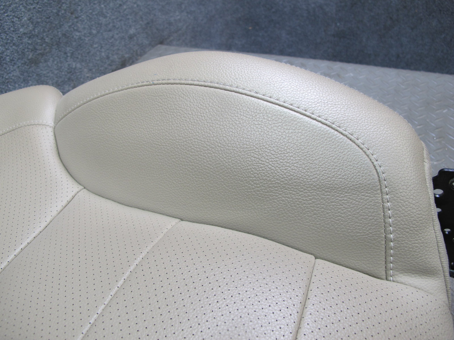 2012-2015 Mercedes W166 Front Left Seat Upper Backrest Cushion