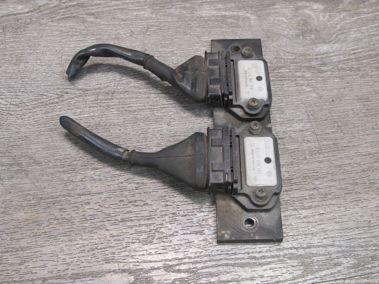 1984-1986 Porsche 928 S Engine Ignition Control Module Assembly
