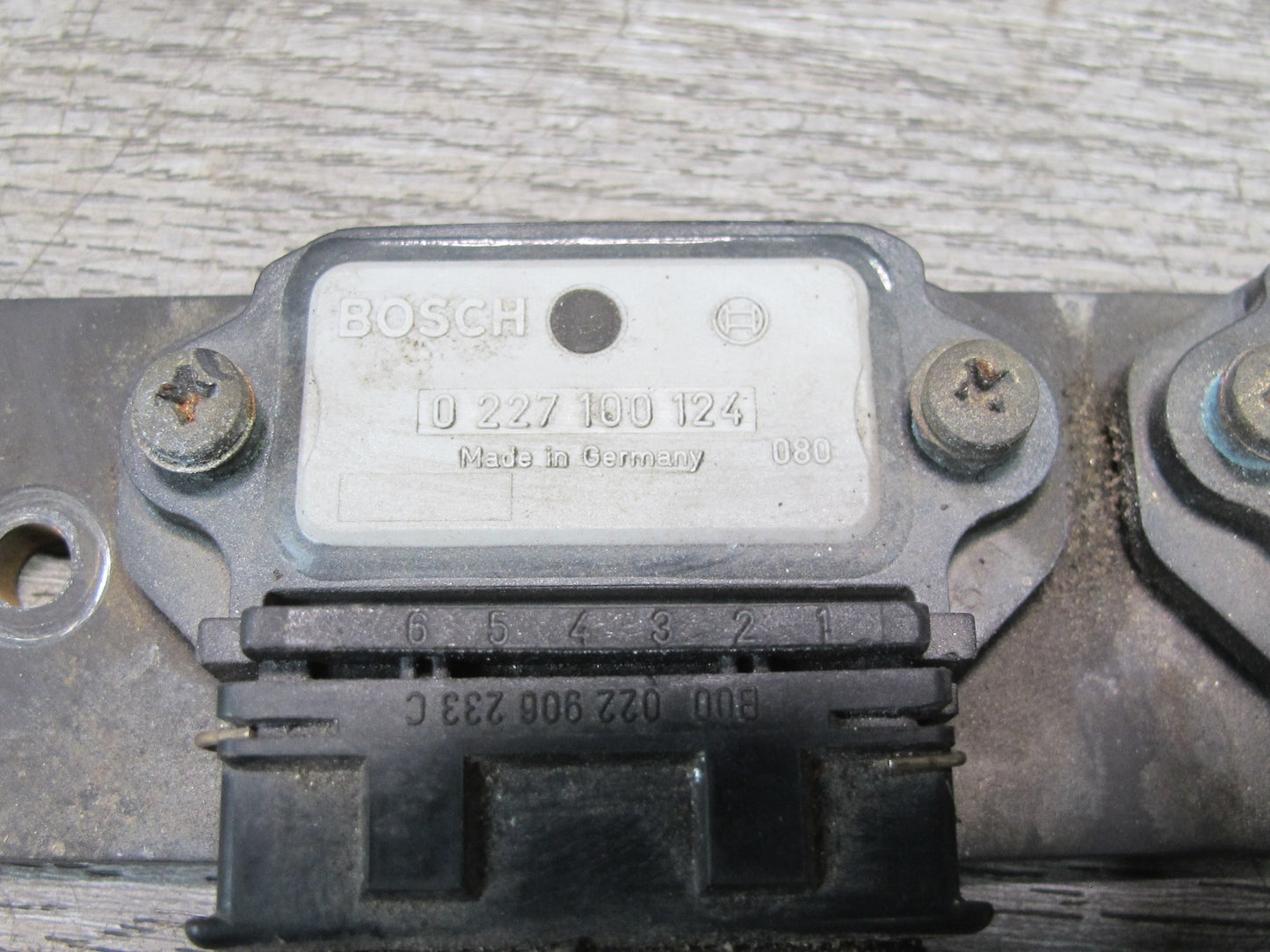 1984-1986 Porsche 928 S Engine Ignition Control Module Assembly