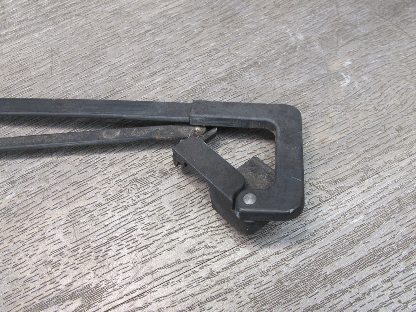 1983-1986 Porsche 928 S Rear Hatch Tail Gate Trunk Wiper Arm Set of 2