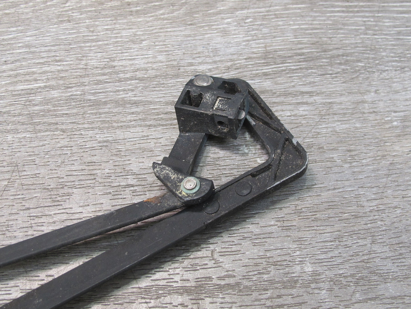 1983-1986 Porsche 928 S Rear Hatch Tail Gate Trunk Wiper Arm Set of 2