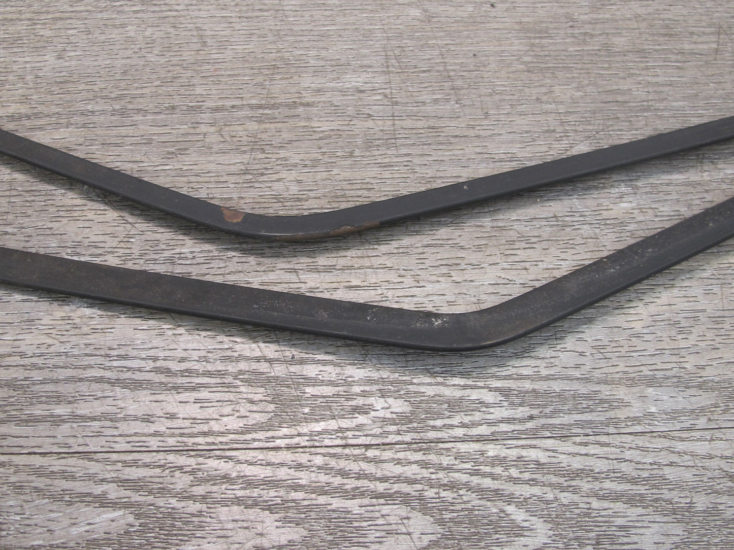 1983-1986 Porsche 928 S Rear Hatch Tail Gate Trunk Wiper Arm Set of 2
