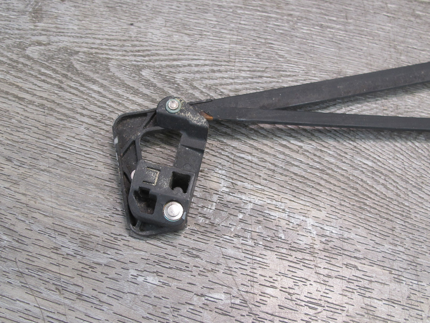 1983-1986 Porsche 928 S Rear Hatch Tail Gate Trunk Wiper Arm Set of 2