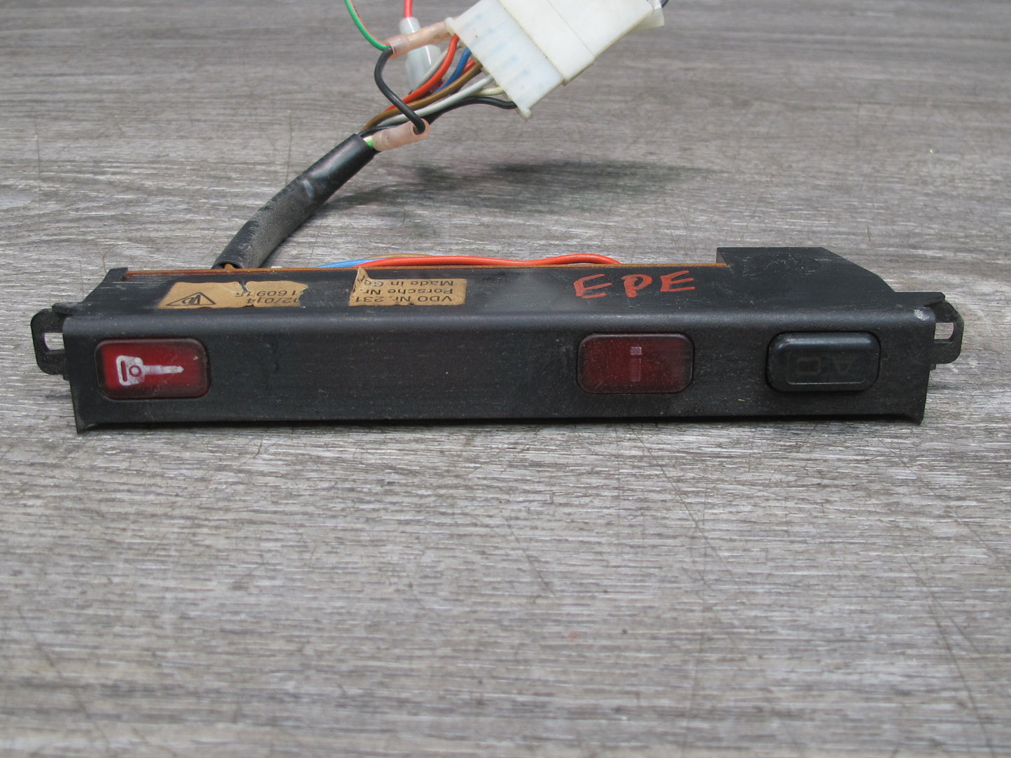 1984-1986 Porsche 928 S Dash Door Lock A/C Switch Control Module Unit