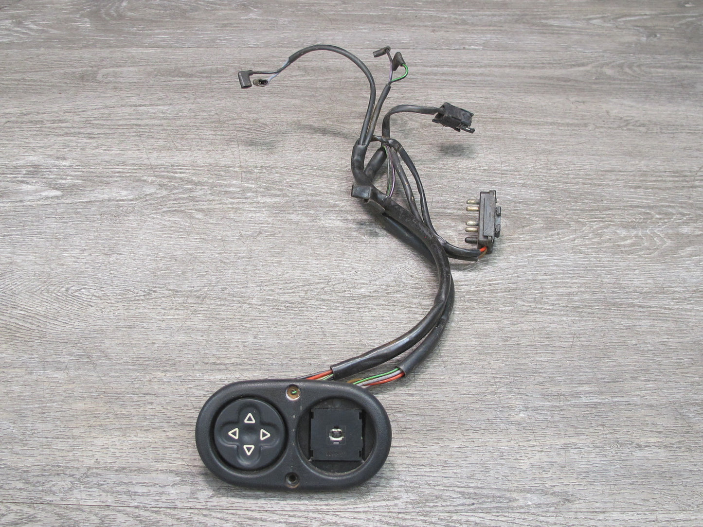 1984-1986 Porsche 928 S Right Power Seat Adjustment Switch Control W/ Trim Panel