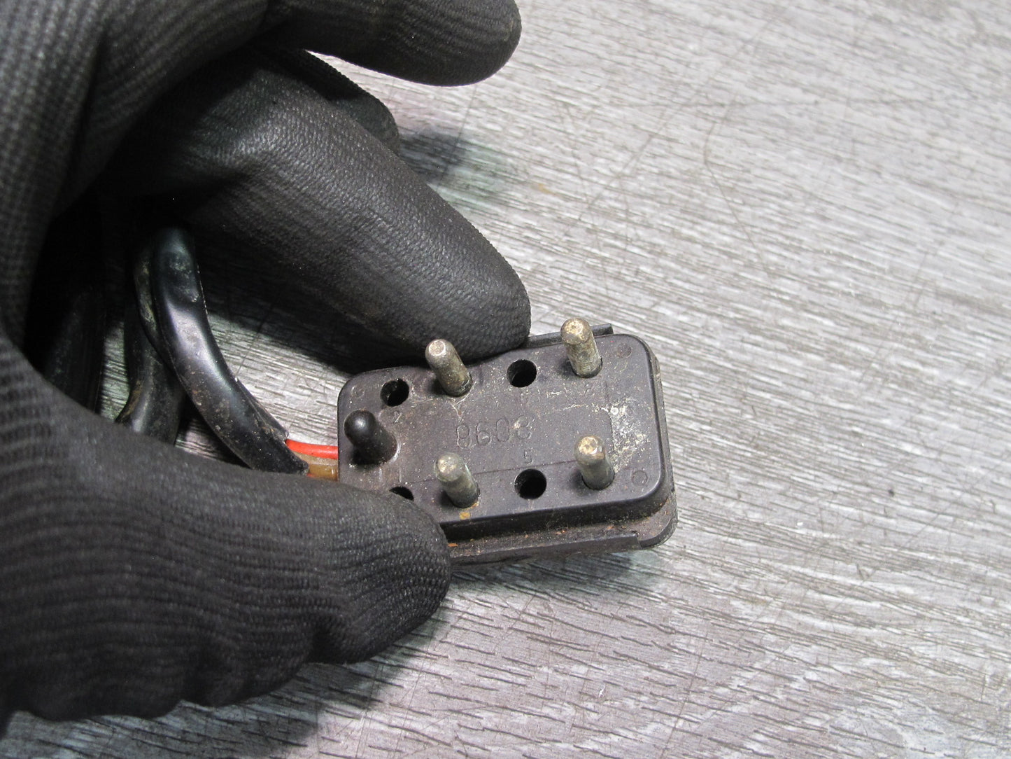 1984-1986 Porsche 928 S Right Power Seat Adjustment Switch Control W/ Trim Panel