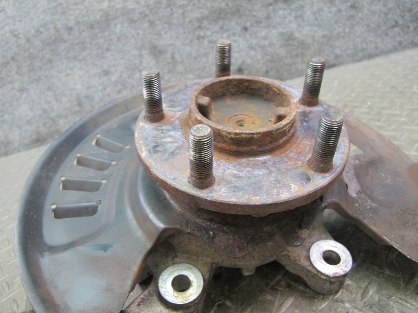 1990 Nissan Z32 300ZX NON Turbo Front Left Spindle Knuckle Wheel Hub OEM