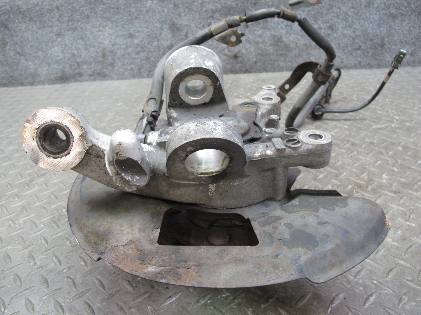 1990 Nissan Z32 300ZX NON Turbo Front Left Spindle Knuckle Wheel Hub OEM