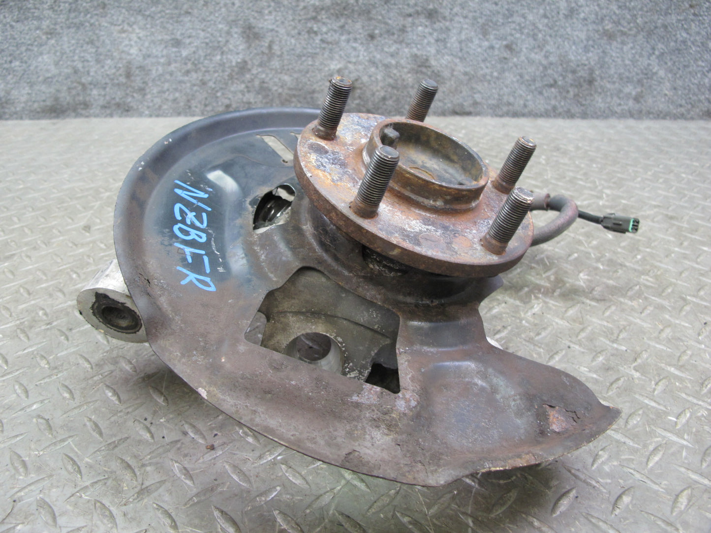 1990 Nissan Z32 300ZX NON Turbo Front Right Spindle Knuckle Wheel Hub OEM