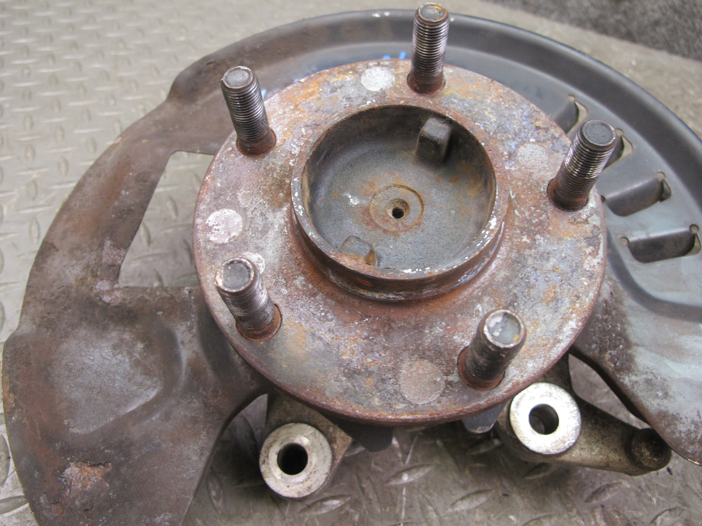 1990 Nissan Z32 300ZX NON Turbo Front Right Spindle Knuckle Wheel Hub OEM