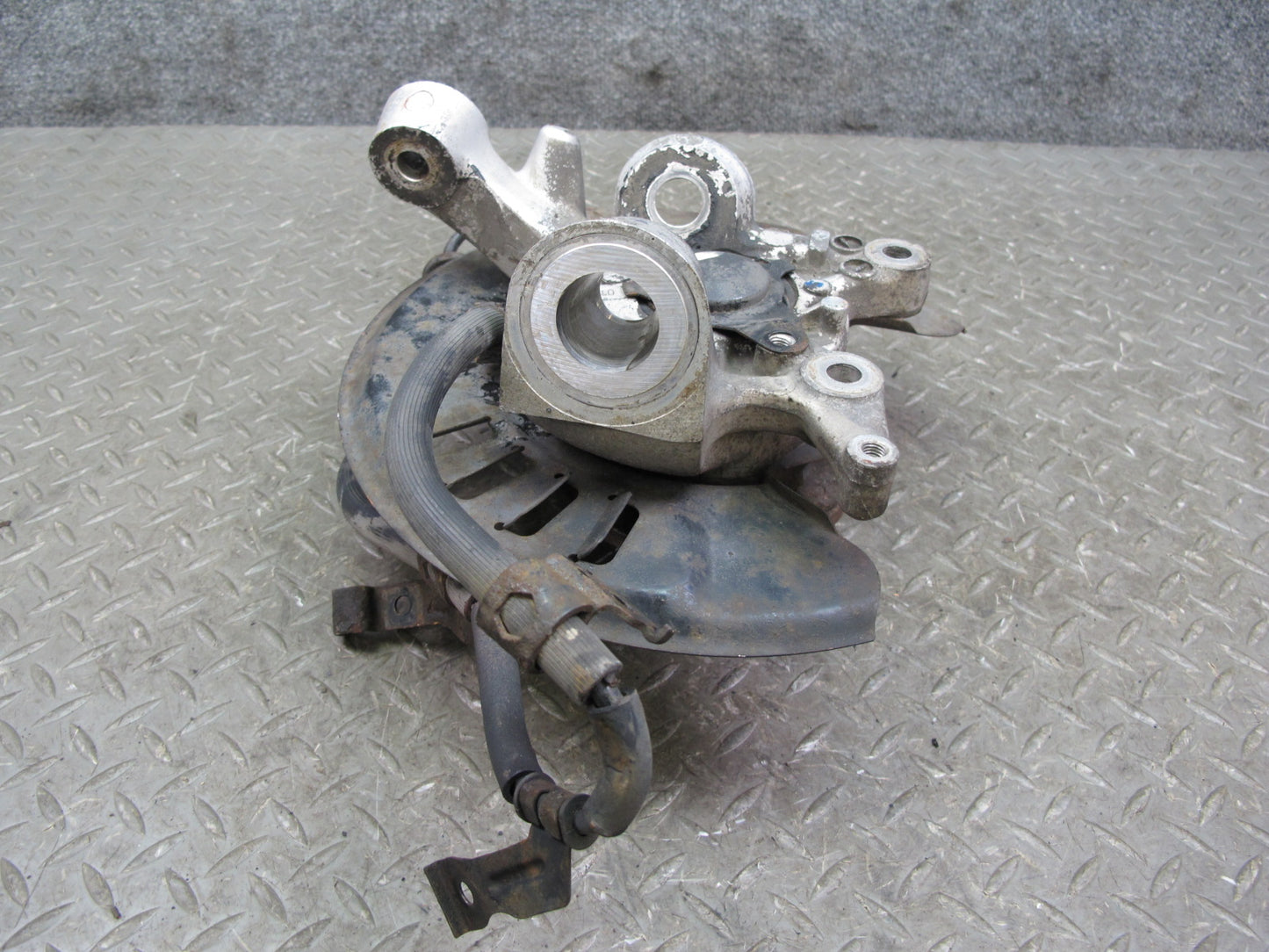1990 Nissan Z32 300ZX NON Turbo Front Right Spindle Knuckle Wheel Hub OEM