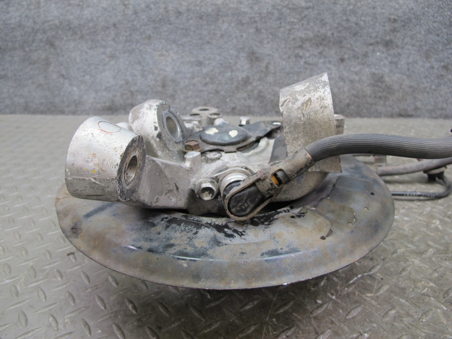 1990 Nissan Z32 300ZX NON Turbo Front Right Spindle Knuckle Wheel Hub OEM