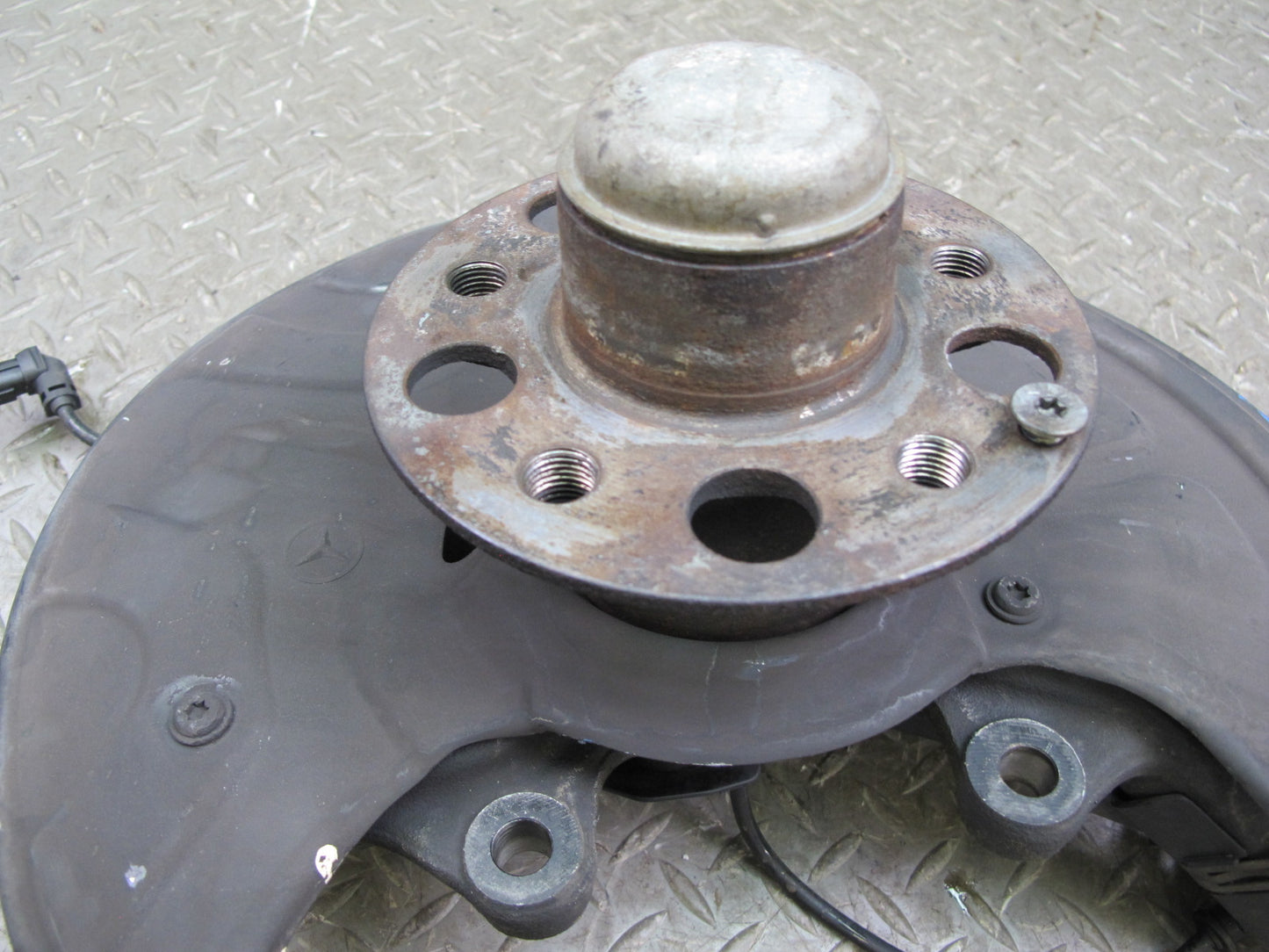 03-08 Mercedes R230 Sl-class Front Left Spindle Knuckle Wheel Hub Bearing OEM