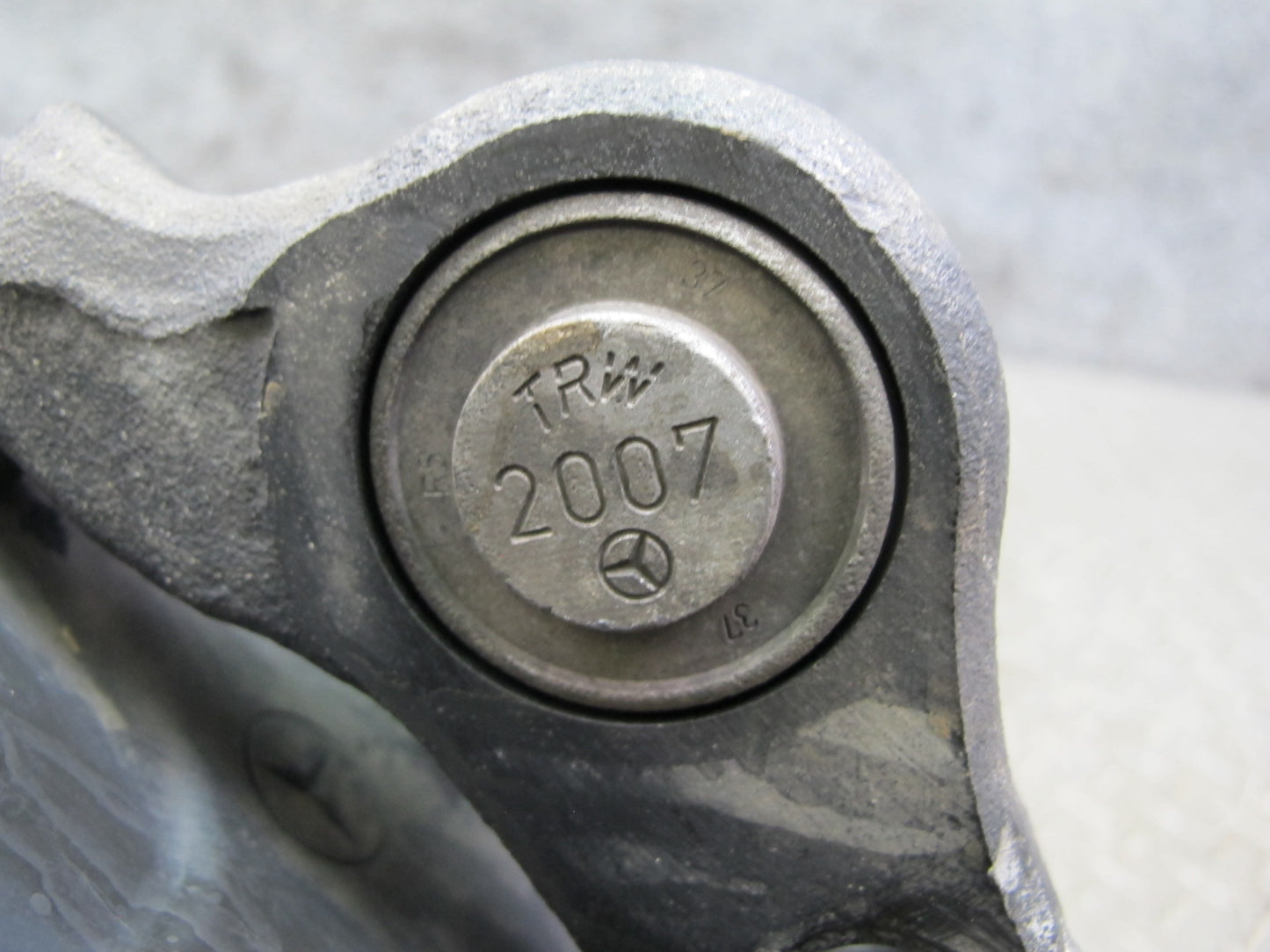 03-08 Mercedes R230 Sl-class Front Left Spindle Knuckle Wheel Hub Bearing OEM