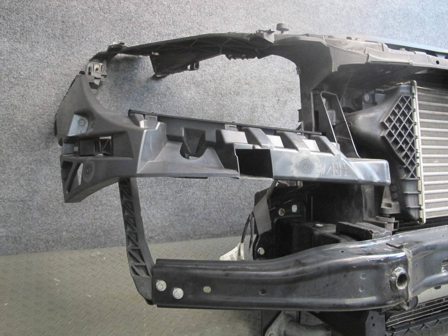12-15 Mercedes W166 ML350 M642 Diesel Engine Radiator Condenser Fan Core Support