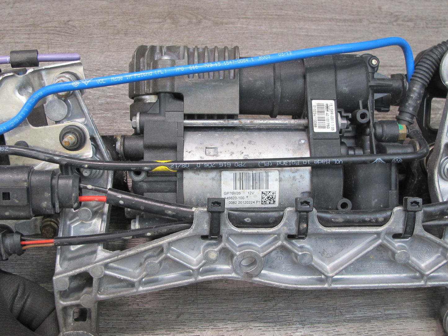2011-2018 Porsche Cayenne 958 Air Suspension Compressor Pump 7P0616006E