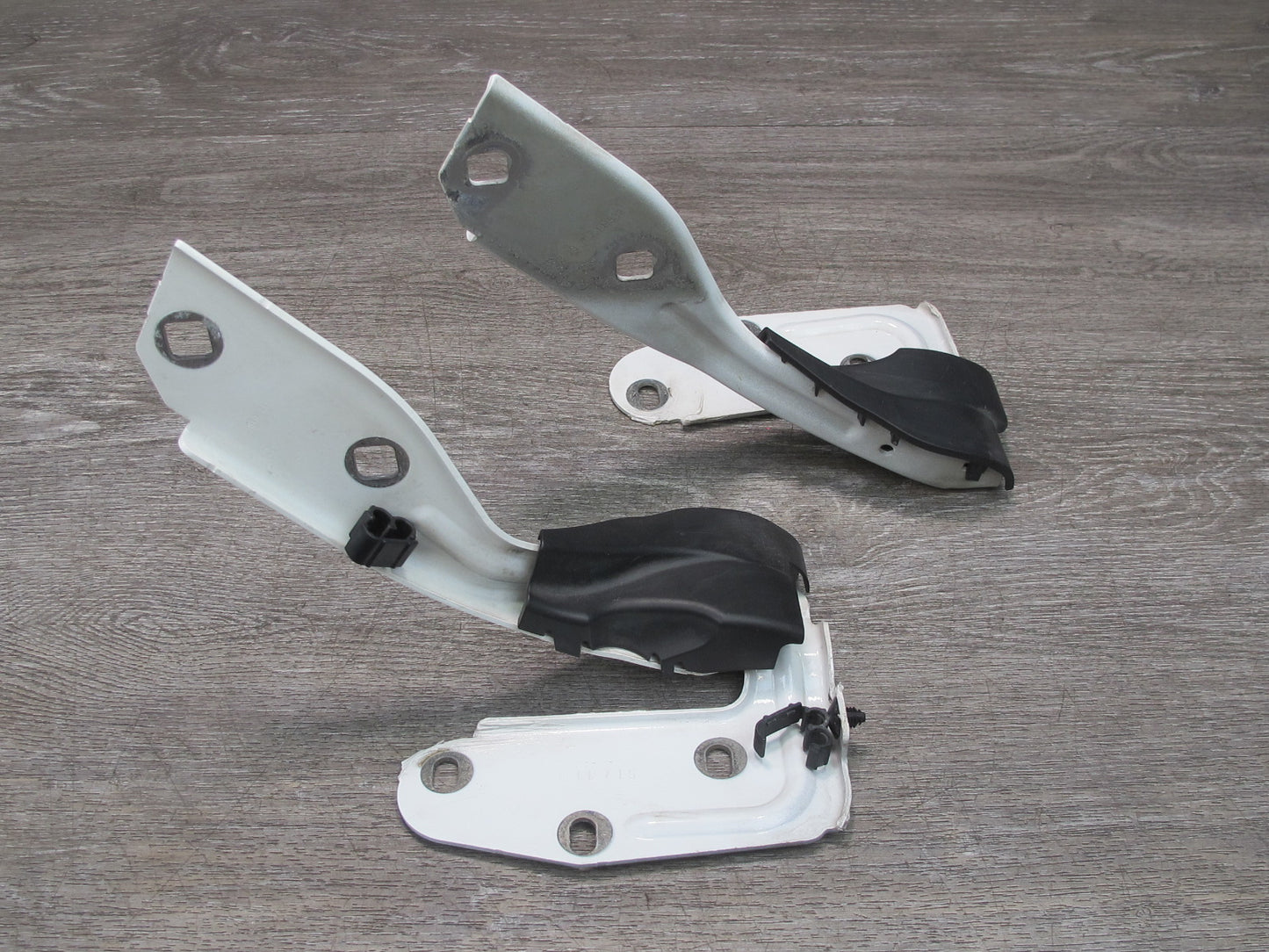 2011-2014 Porsche Cayenne 958 Front Left & Right Hood Hinge Set of 2