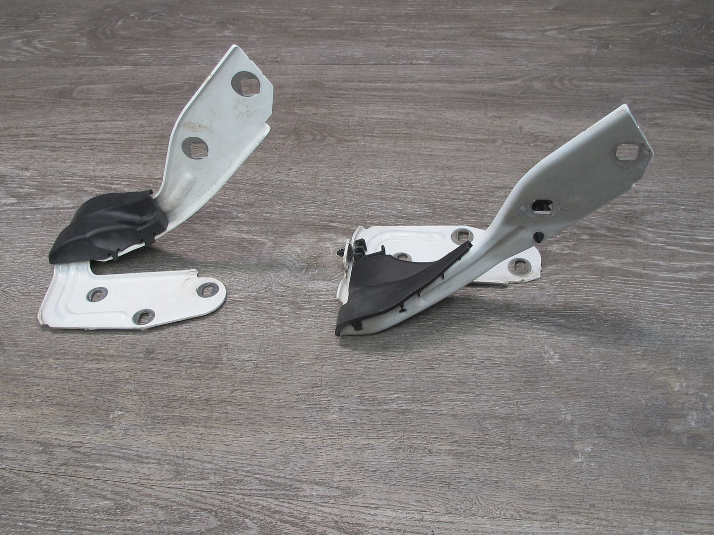 2011-2014 Porsche Cayenne 958 Front Left & Right Hood Hinge Set of 2