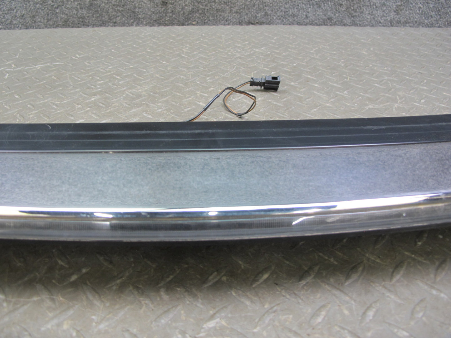 07-10 Bentley Continental GTC Rear Chrome Trim Molding Cover w Brake Light