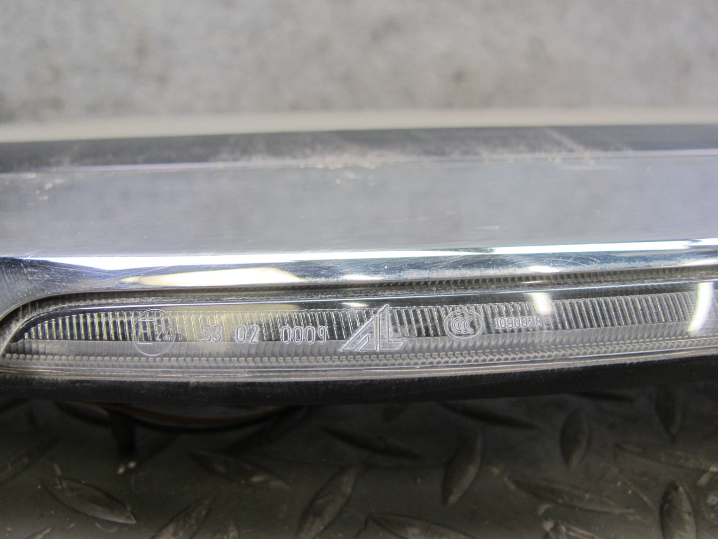 07-10 Bentley Continental GTC Rear Chrome Trim Molding Cover w Brake Light