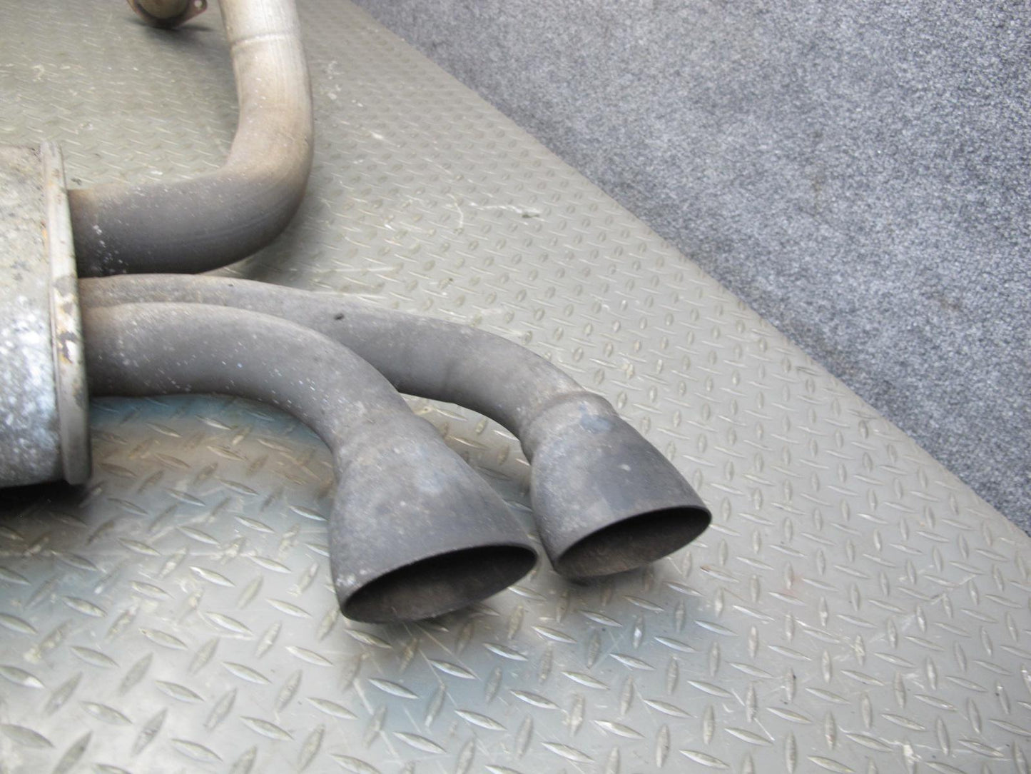 2000 Chevrolet Corvette C5 Rear Left Exhaust Muffler 10406504 OEM