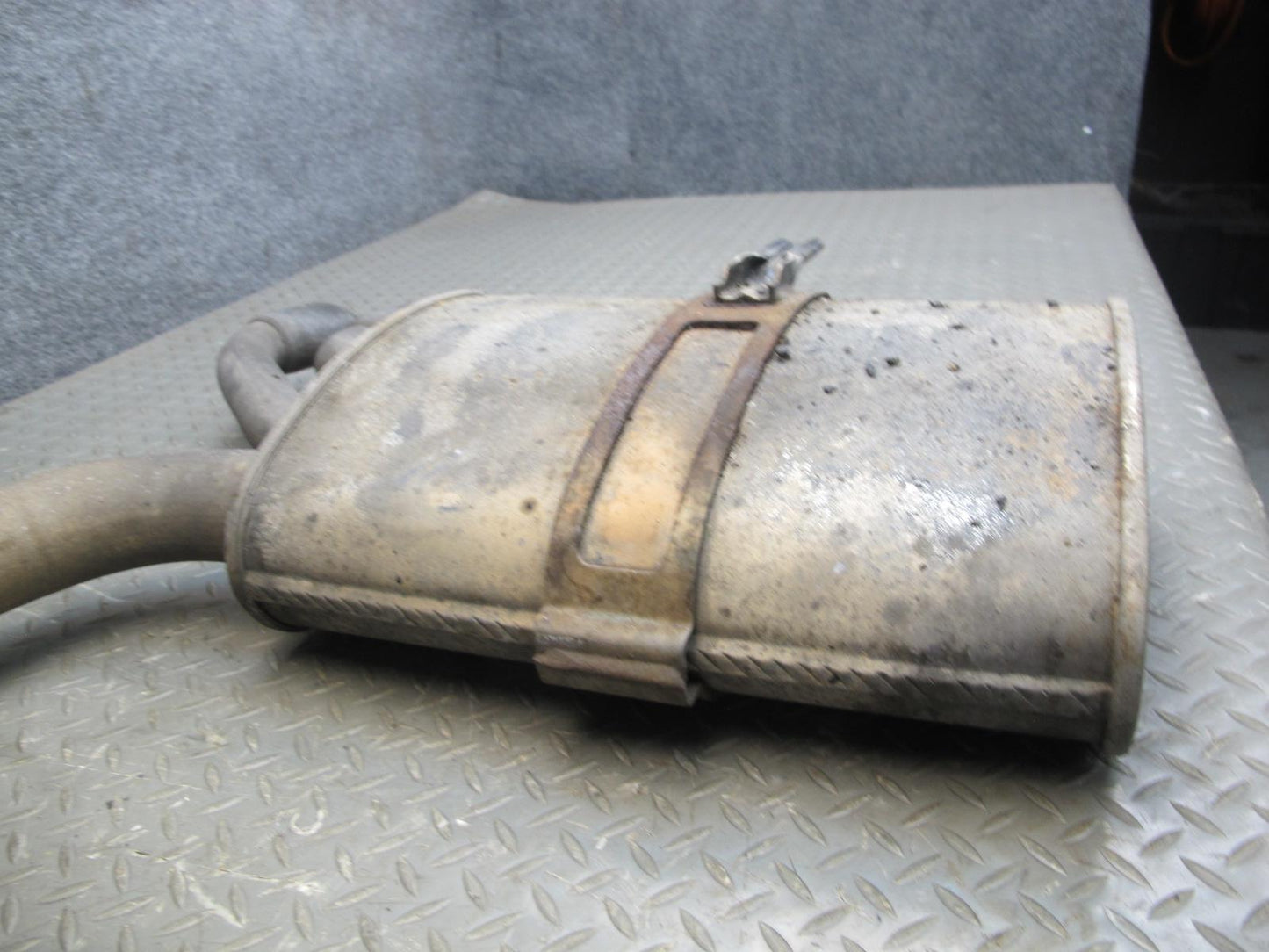 2000 Chevrolet Corvette C5 Rear Left Exhaust Muffler 10406504 OEM