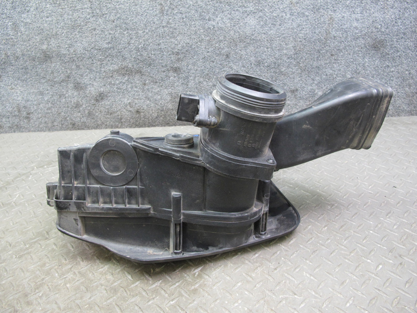 03-12 Bentley Continental 6.0L Left Air Cleaner Filter Intake Box w Sensor