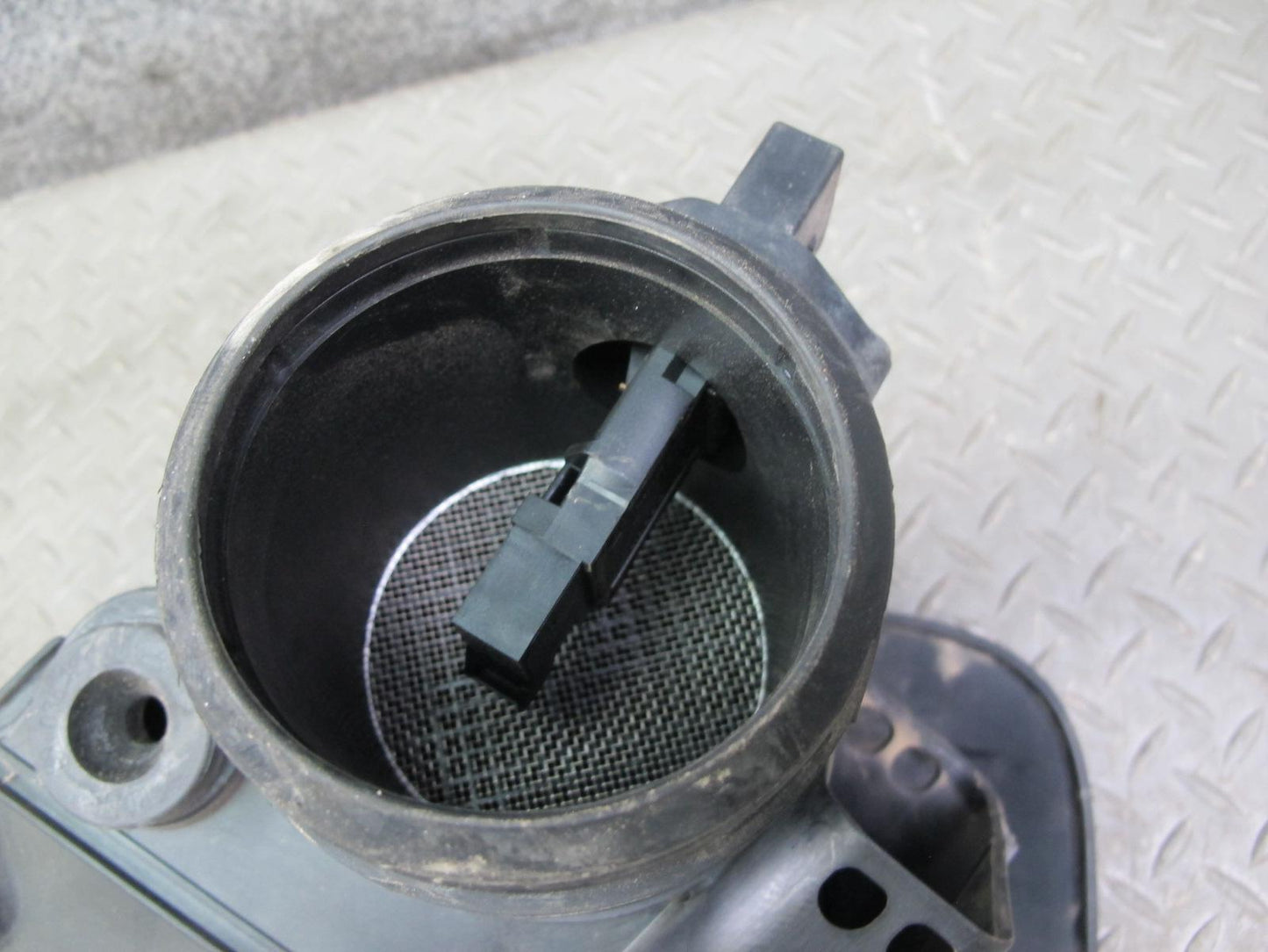 03-12 Bentley Continental 6.0L Right Air Cleaner Filter Intake Box w Sensor