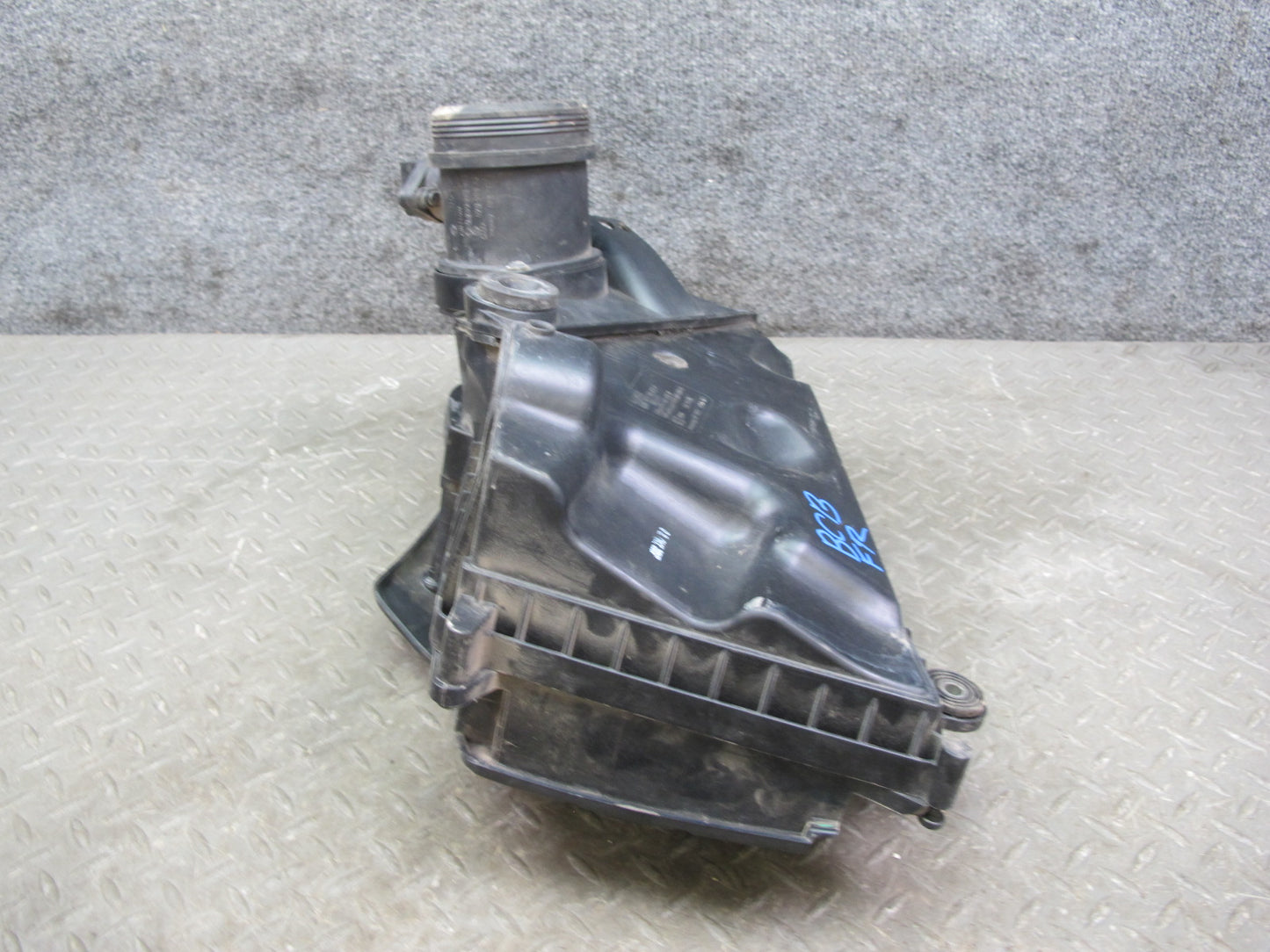 03-12 Bentley Continental 6.0L Right Air Cleaner Filter Intake Box w Sensor