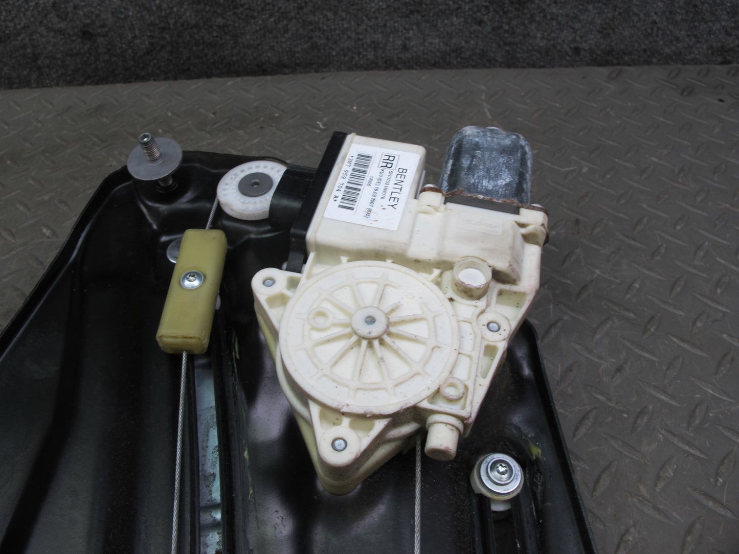 07-10 Bentley Continental GTC Rear Right Quarter Window Regulator w Motor