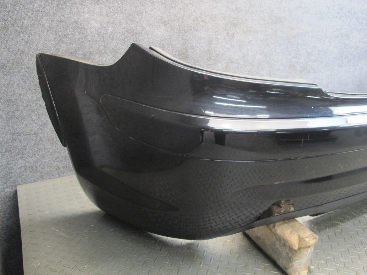 05-10 Mercedes R171 SLK55 AMG Rear Bumper Cover Black w Foam Absorber Assy OEM