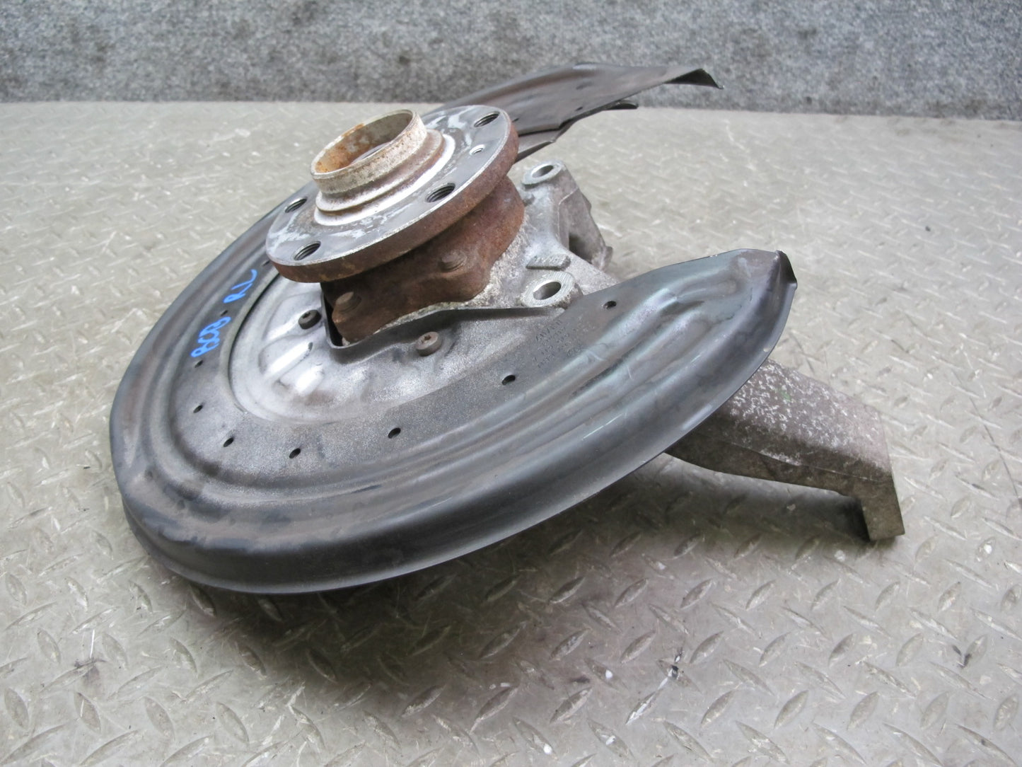 03-10 Bentley Continental Rear Left Spindle Knuckle Wheel Hub Bearing 37k Miles