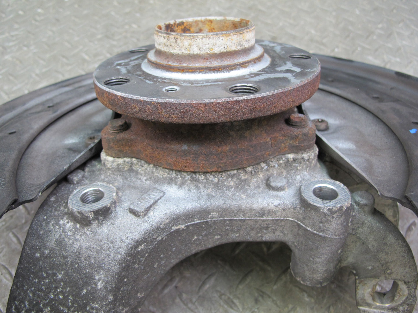 03-10 Bentley Continental Rear Left Spindle Knuckle Wheel Hub Bearing 37k Miles