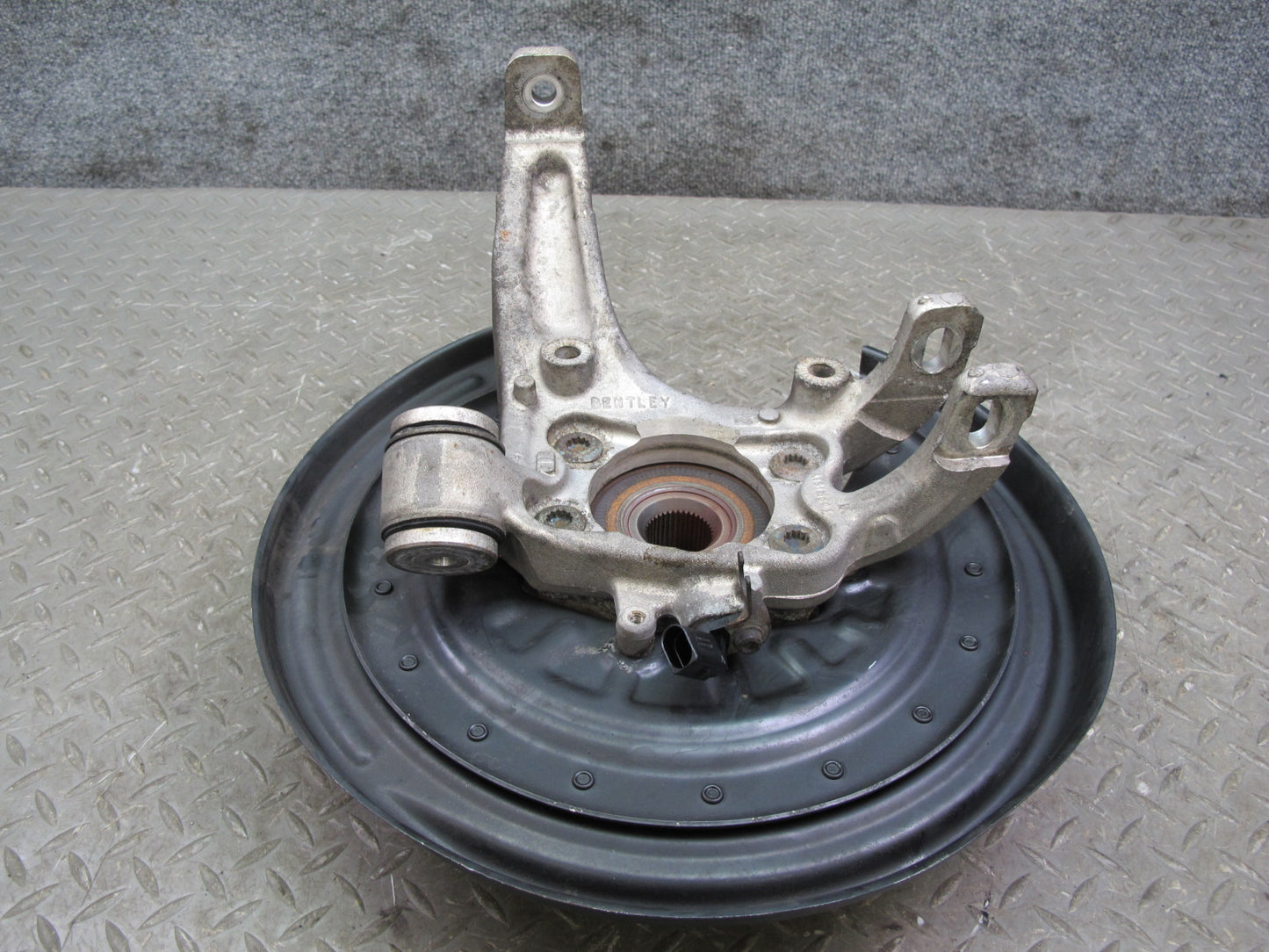 03-10 Bentley Continental Rear Left Spindle Knuckle Wheel Hub Bearing 37k Miles