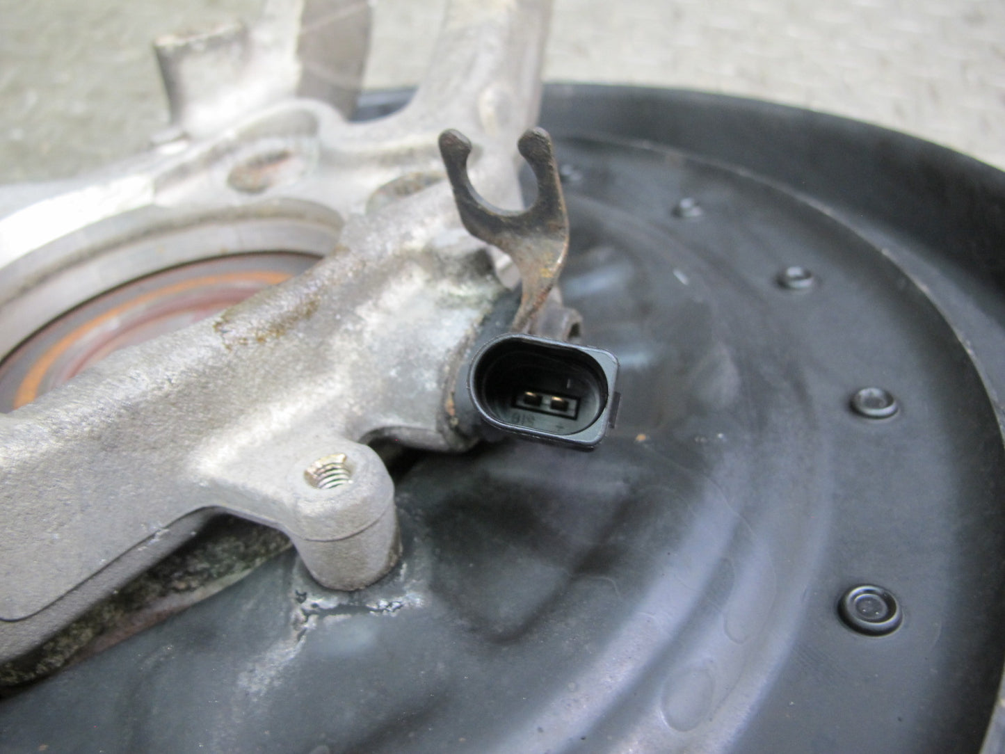 03-10 Bentley Continental Rear Left Spindle Knuckle Wheel Hub Bearing 37k Miles