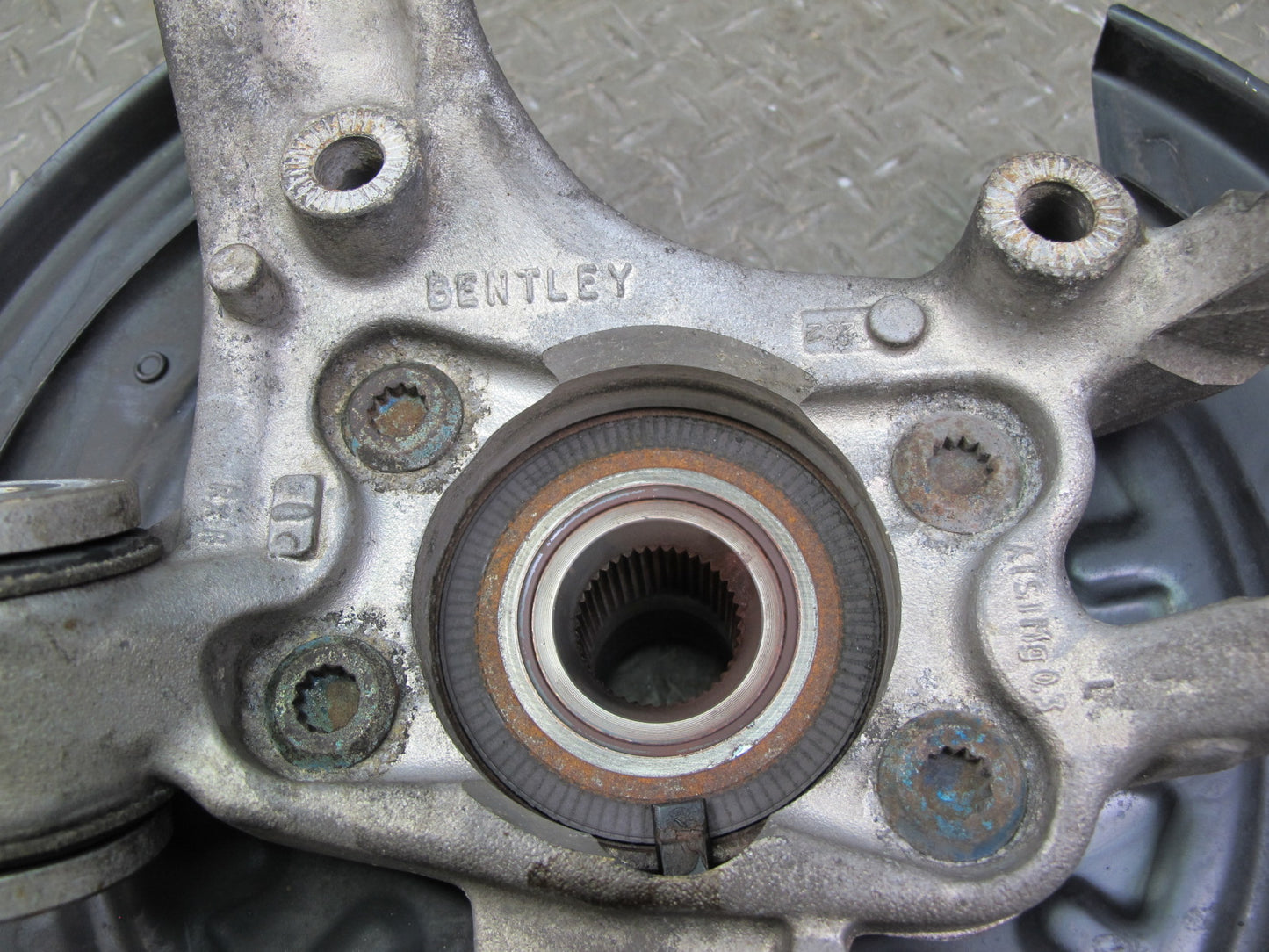 03-10 Bentley Continental Rear Left Spindle Knuckle Wheel Hub Bearing 37k Miles