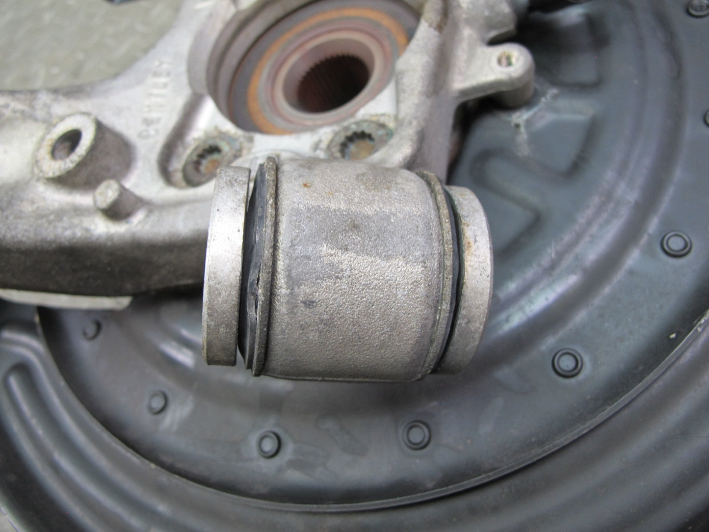 03-10 Bentley Continental Rear Left Spindle Knuckle Wheel Hub Bearing 37k Miles