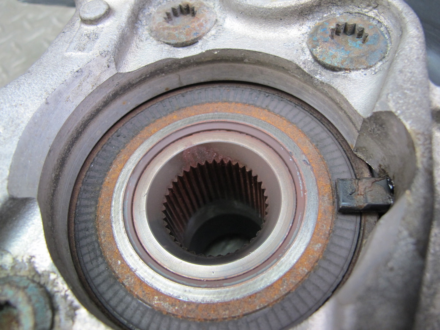03-10 Bentley Continental Rear Left Spindle Knuckle Wheel Hub Bearing 37k Miles