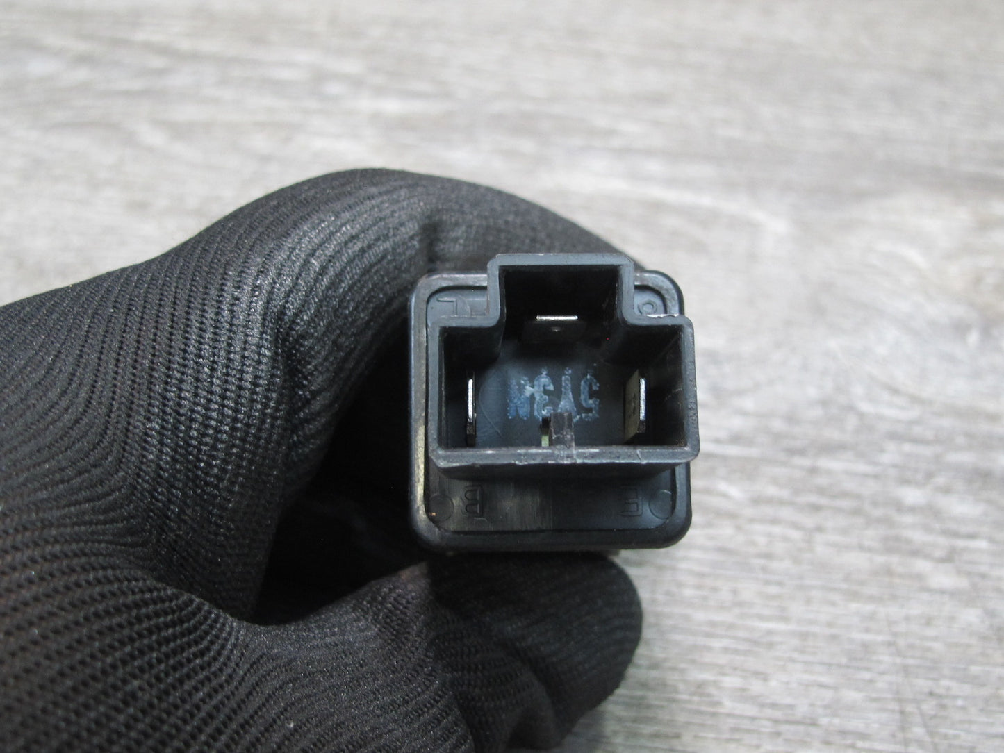 84-89 Nissan 300ZX Z31 Turn Signal Flasher Relay 799952 OEM
