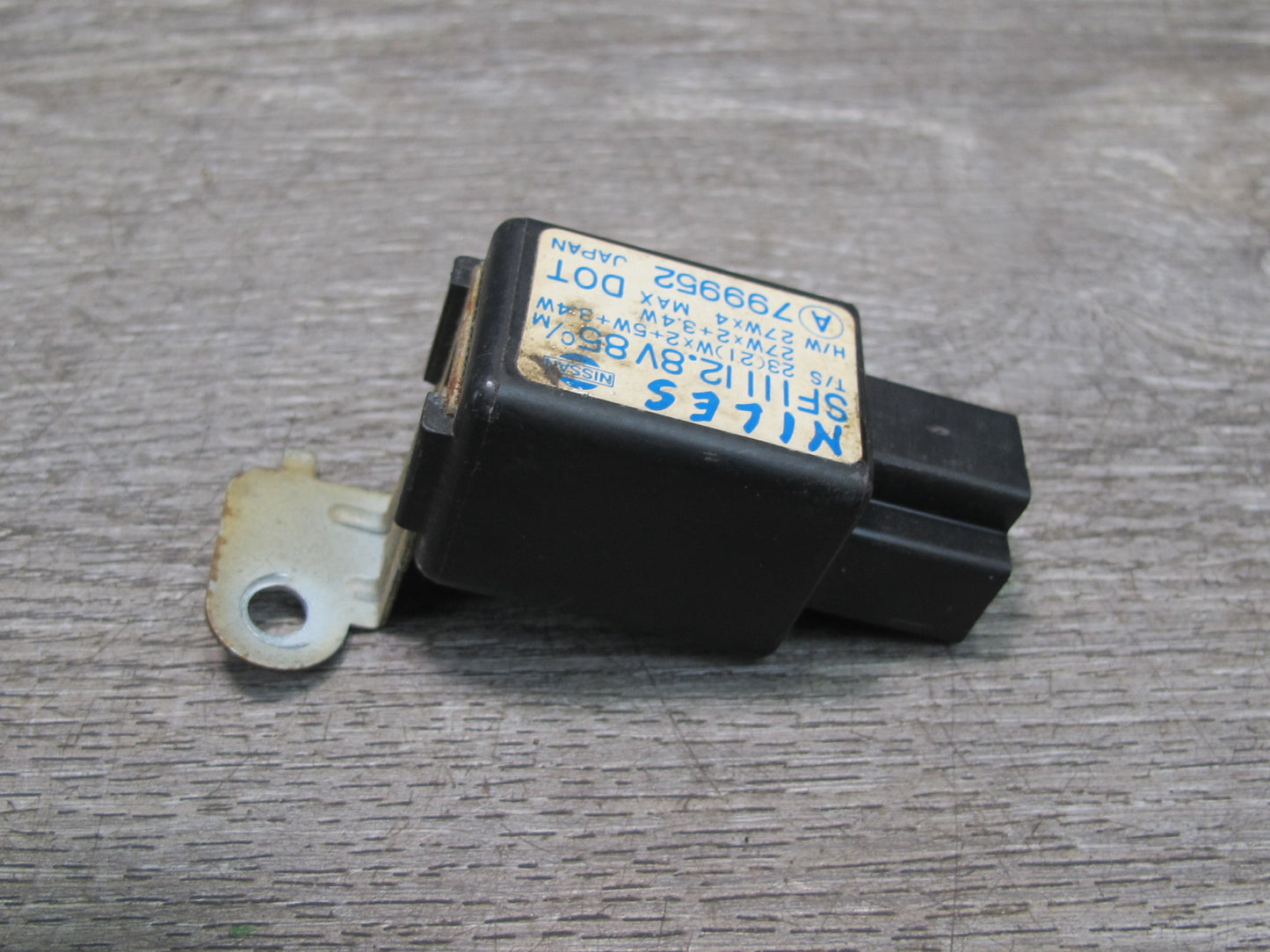 84-89 Nissan 300ZX Z31 Turn Signal Flasher Relay 799952 OEM