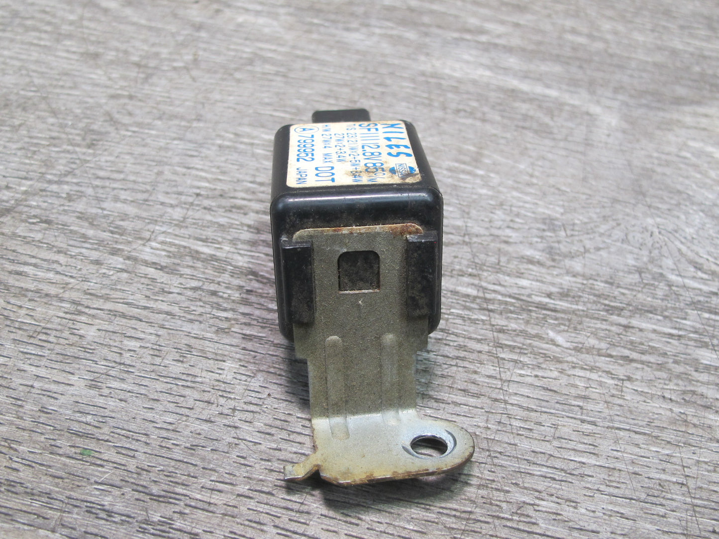 84-89 Nissan 300ZX Z31 Turn Signal Flasher Relay 799952 OEM