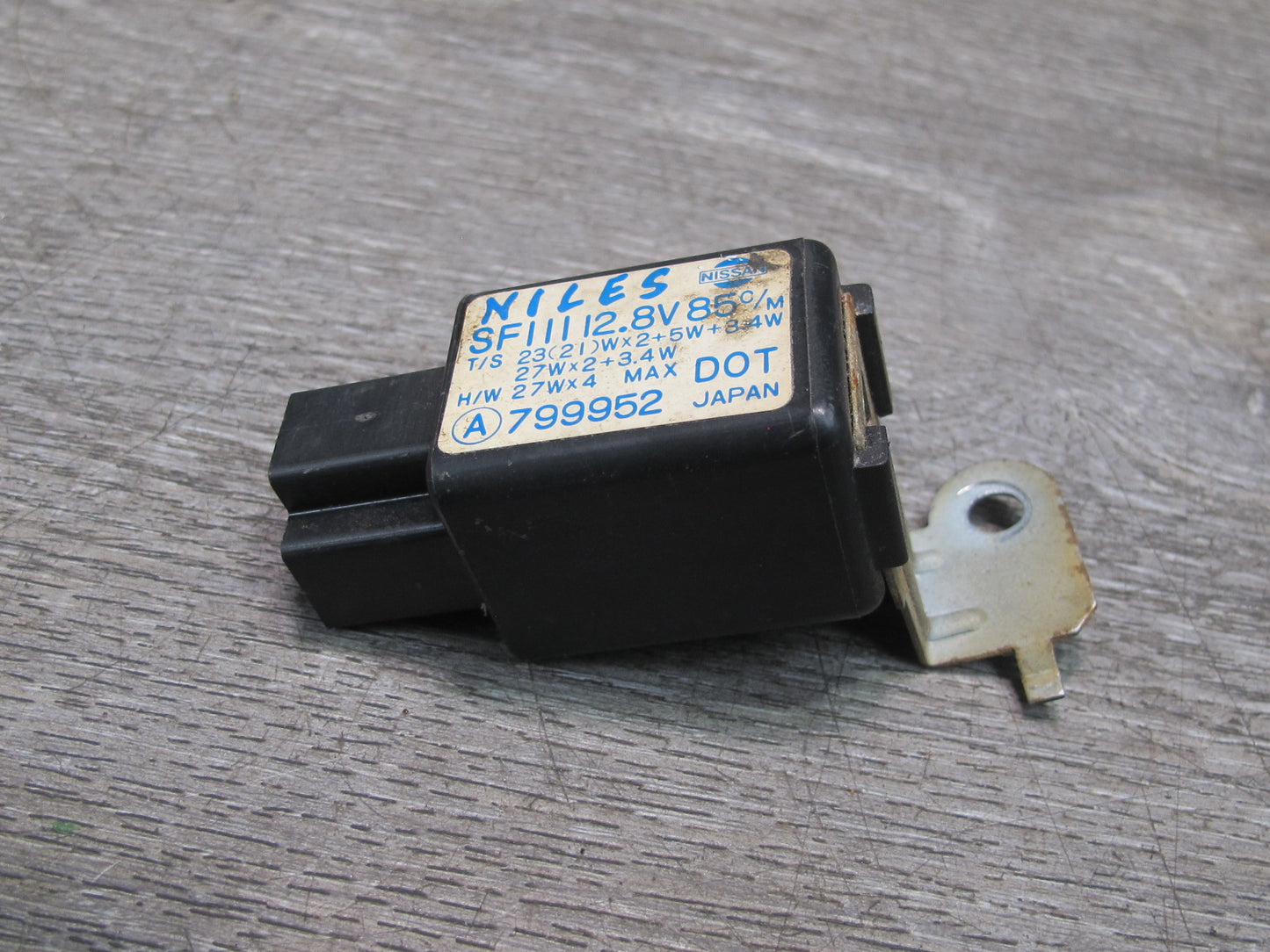 84-89 Nissan 300ZX Z31 Turn Signal Flasher Relay 799952 OEM