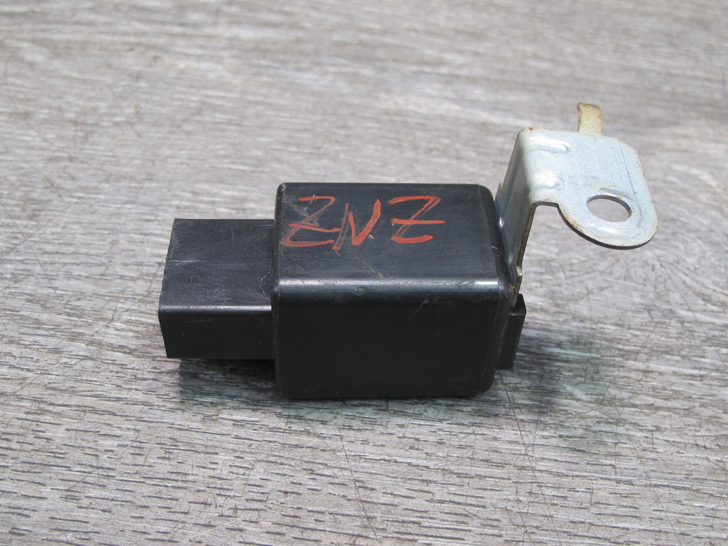 84-89 Nissan 300ZX Z31 Turn Signal Flasher Relay 799952 OEM