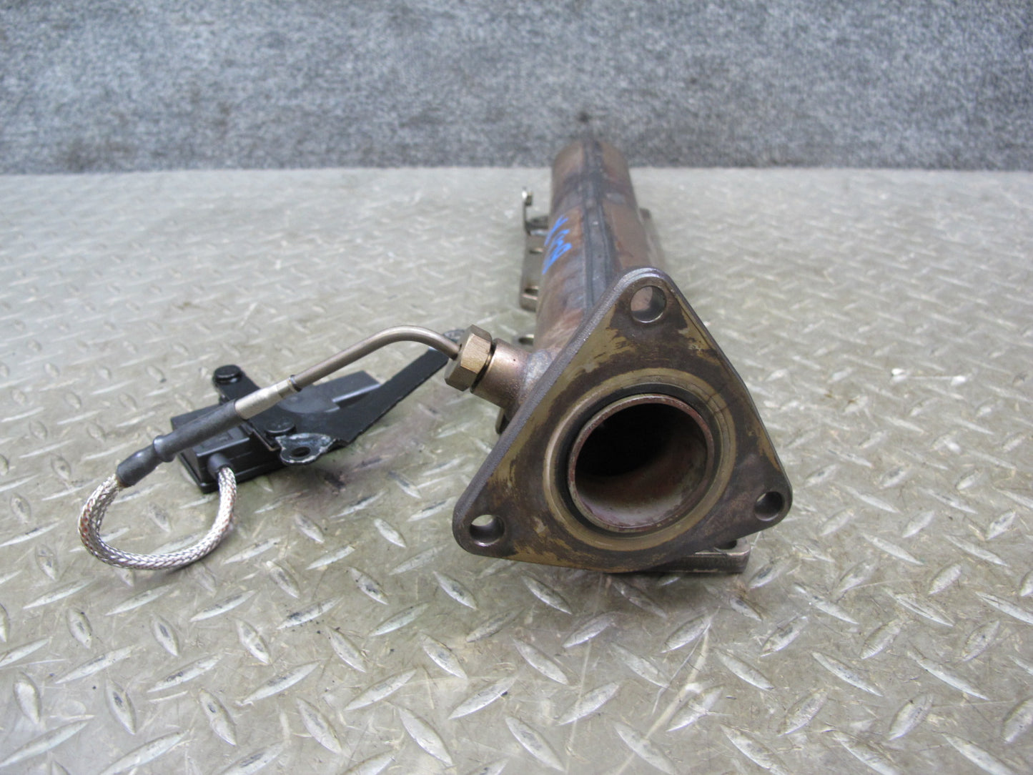 03-12 Bentley Continental GTC GT Flying Spur 6.0 Right Exhaust Manifold w Sensor